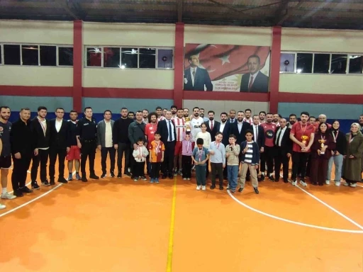 Sason&rsquo;da yoğun ilgi g&ouml;ren voleybol halk turnuvası final ma&ccedil;ıyla sona erdi
