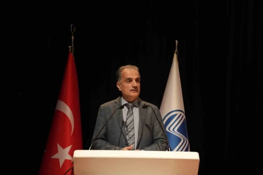 SAÜ, bilimsel başarının rotasını çizen isimleri ödüllendirdi
