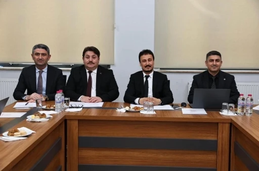 SAÜ’de öğretmen adaylarını güçlendirecek yeni adımlar görüşüldü
