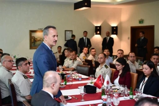 Savunma Sanayii Başkanı Görgün, askeri ataşelerle bir araya geldi
