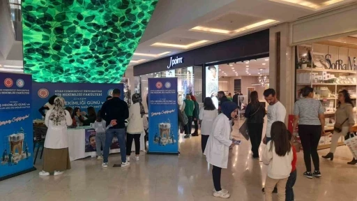 SCÜ öğrencileri dolayısıyla doğru diş fırçalama tekniklerini anlattı
