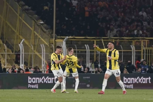 Sebastian Szymanski, 7. golünü attı
