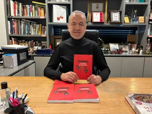 Şef &Ouml;ztan&rsquo;dan gastronomi işletmeciliğinin kuralları ile ilgili kitap
