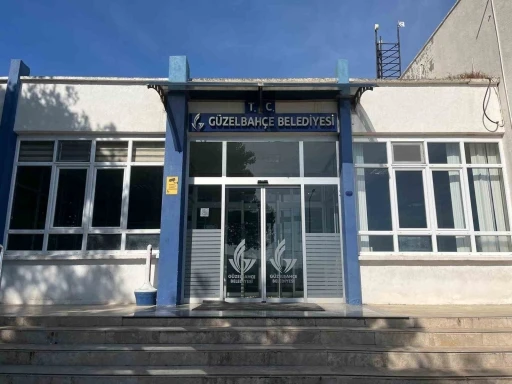 Seferihisar Belediyesi&rsquo;ndeki yolsuzluk operasyonunda yeni gelişme: Eski G&uuml;zelbah&ccedil;e Belediye Başkanı&rsquo;nın eşi g&ouml;zaltında
