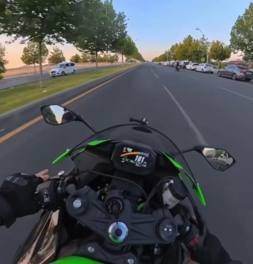 Şehir içinde 181 kilometre hız yapan motosikletli o anları sosyal medyadan paylaştı
