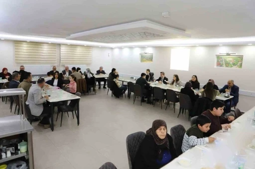 Şehit aileleri, gaziler ve yakınları onuruna iftar yemeği verildi
