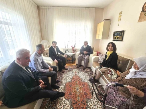 Şehit annesine duygulandıran Anneler G&uuml;n&uuml; ziyareti
