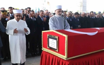 Şehit Astsubay Kıdemli Çavuş Ata Göçmen son yolculuğuna uğurlandı
