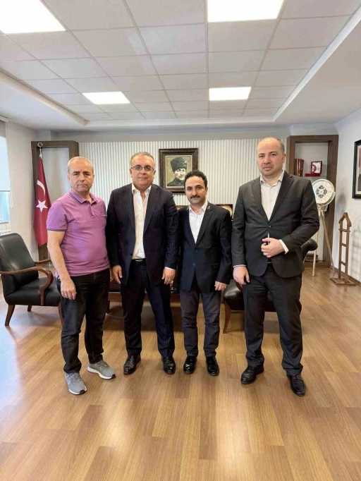 Şehit babasından Bah&ccedil;elievler Kaymakamı&rsquo;na ziyaret
