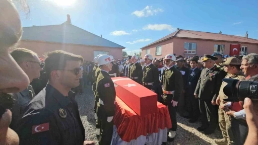 Şehit Mahsun Yeşildemir gözyaşları arasında son yolculuğuna uğurlandı

