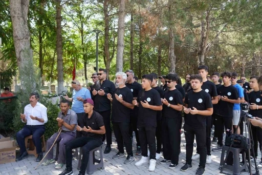 Şehit Ömer Halisdemir kabri başında anıldı
