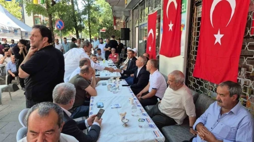 Şehit Piyade Sözleşmeli Er Ahmet Gültekin’in acılı babası taziyeleri kabul etti
