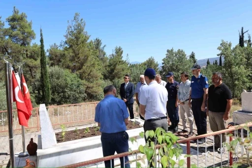 Şehit Uzman Çavuş Ceylan, mezarı başında anıldı
