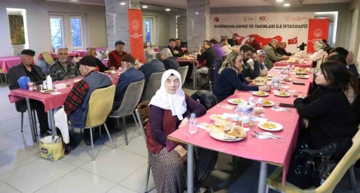 Şehit ve gazi yakınlarına iftar verildi
