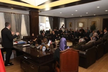 Şehit yakınları ve gazilerden Pursaklar Belediye Başkanı &Ccedil;etin&rsquo;e ziyaret
