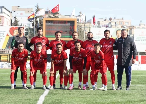 Şehitkamil Belediyespor, zirve yarışını s&uuml;rd&uuml;r&uuml;yor
