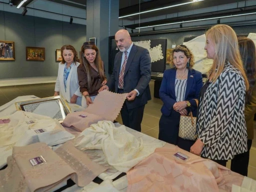 Şehitkamil&rsquo;de kadınların el emeği eserleri sergilendi

