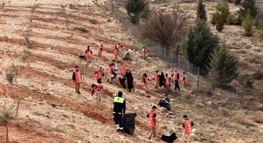Şehitkamil&rsquo;de minik ellerden doğaya b&uuml;y&uuml;k katkı
