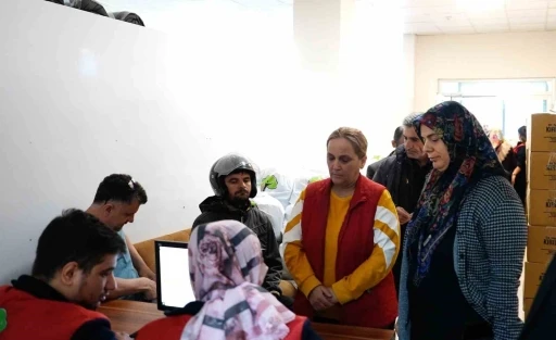 Şehitkamil&rsquo;den &Ccedil;&ouml;lyak hastalarına bayram &ouml;ncesi gl&uuml;tensiz destek
