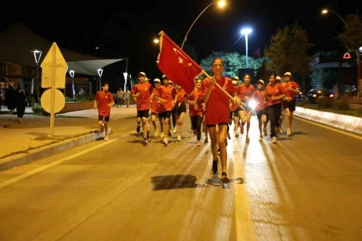 Şehitlerin emaneti sancak, dualarla Vali Koç’a teslim edildi
