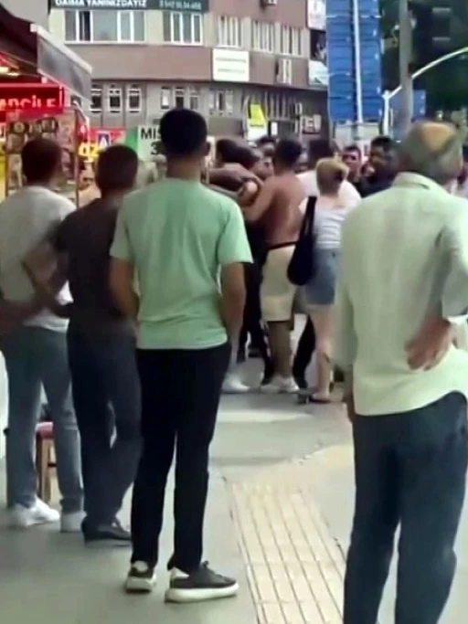 Şehrin göbeği boks ringine döndü: O anlar kamerada

