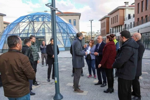 Şehrin yeni buluşma noktası; Suri&ccedil;i &Ccedil;arşısı hareketleniyor
