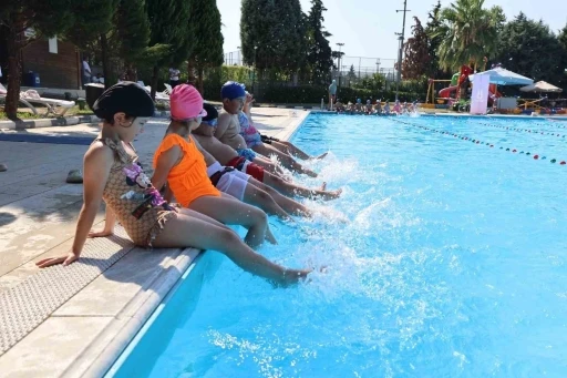Şehzadeler&rsquo;de y&uuml;zme kursları başlıyor
