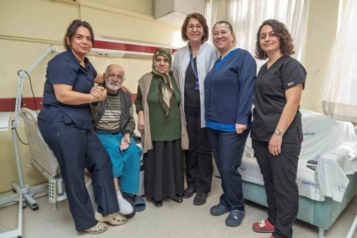 Şeker hastası 83 yaşındaki yaşlı adam amp&uuml;tasyondan son anda kurtuldu
