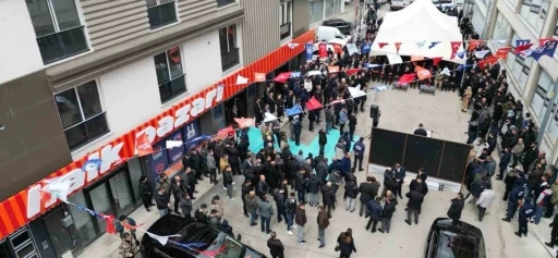 Sekmen: "Bu pazar; g&ouml;n&uuml;l belediyeciliğinin en g&uuml;zel eseridir"
