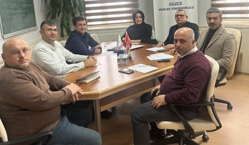 Sekt&ouml;r temsilcileri &ouml;ğrencilerle bir araya gelecek
