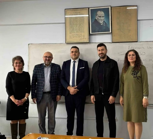 Sekt&ouml;r&uuml;n uzman isimleri &ouml;ğrencilerle buluştu
