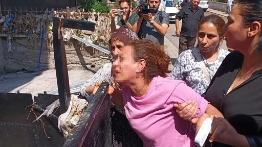 Sel nedeniyle evinde çocuğuyla mahsur kalan kadın sinir krizi geçirdi: &quot;Camlar patladı, içeriyi su bastı&quot;
