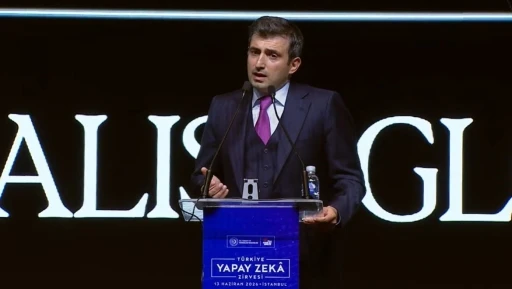 Sel&ccedil;uk Bayraktar: "Gayemiz, insanın makineleştiği değil teknolojinin insana hizmet ettiği adil bir d&uuml;nya inşa etmek"
