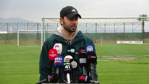Sel&ccedil;uk İnan: "Hayallerim burada Kocaelispor ile Avrupa kupalarına katılabilmek"
