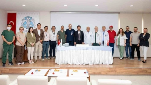 Sel&ccedil;uk Tıp&rsquo;ta Robotik Cerrahi ile 300. ameliyat yapıldı
