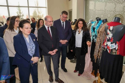 Sel&ccedil;uklu&rsquo;da 30 Mart Sıfır Atık G&uuml;n&uuml;&rsquo;nde anlamlı sergi
