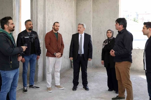 Sel&ccedil;uklu Mahallesi&rsquo;nin &ccedil;ok ama&ccedil;lı sosyal tesisi hızla y&uuml;kseliyor
