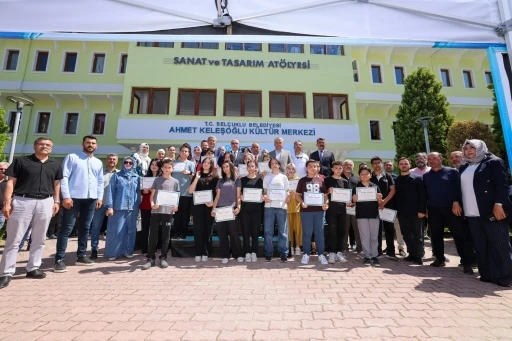 Sel&ccedil;uklu Sanat ve Tasarım At&ouml;lyesi&rsquo;nde yıl sonu sergisi ile d&ouml;nem tamamlandı
