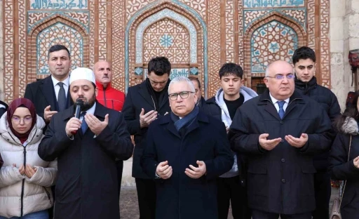 Sel&ccedil;uklu Sultanı mezarı başında anıldı
