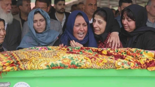 Selde evladını kaybeden annenin "Yavrum polis olacaktın, nereye gidiyorsun sınavın geliyordu" s&ouml;zleri y&uuml;rekleri dağladı
