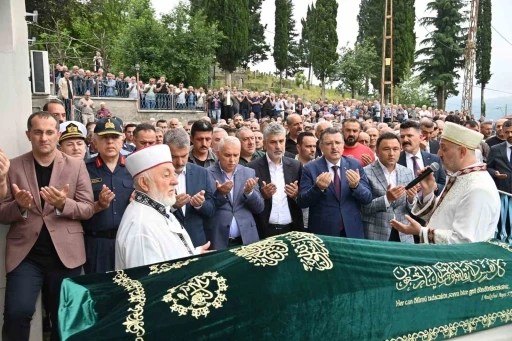 Selde kaybolduktan 6 gün sonra bulunan Hüseyin Aydın, son yolculuğuna uğurlandı
