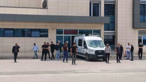 Selekt&ouml;r yapma nedeniyle &ccedil;ıkan tartışmada &ouml;ld&uuml;r&uuml;len 3 kişinin cenazeleri teslim alındı
