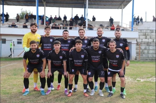 Selendi Belediyespor d&ouml;rtte d&ouml;rt yaptı
