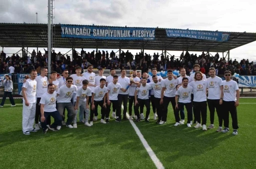 Selendi Belediyespor şampiyon
