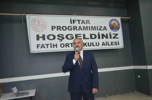 Selendi&rsquo;de eğitim camiası aynı sofrada buluştu
