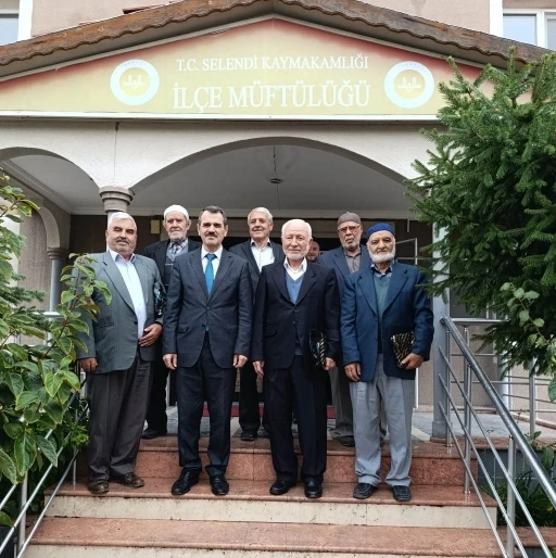 Selendi’de emekli imamlar unutulmadı
