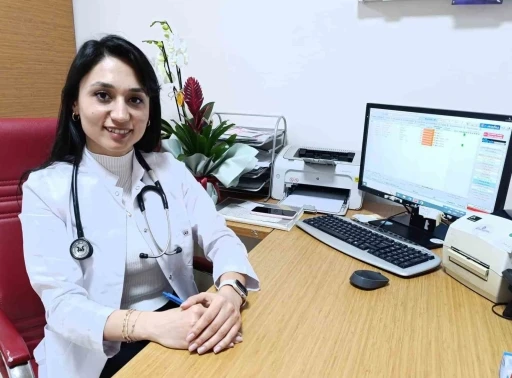 Selendi Devlet Hastanesi&rsquo;nde dahiliye uzmanı g&ouml;reve başladı
