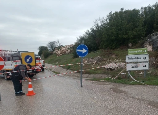 Selendi-Kula yolu yeniden trafiğe kapatıldı
