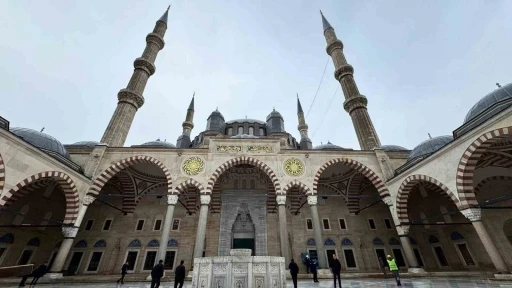 Selimiye Camii 4 yıl aradan sonra ibadete a&ccedil;ıldı

