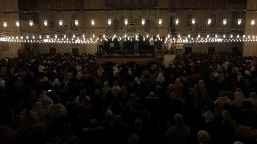 Selimiye Camii Kadir Gecesi&rsquo;nde doldu taştı
